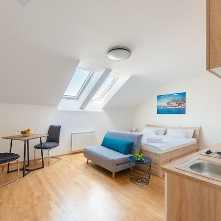 Ferdinand Apartment Prague Exterior photo