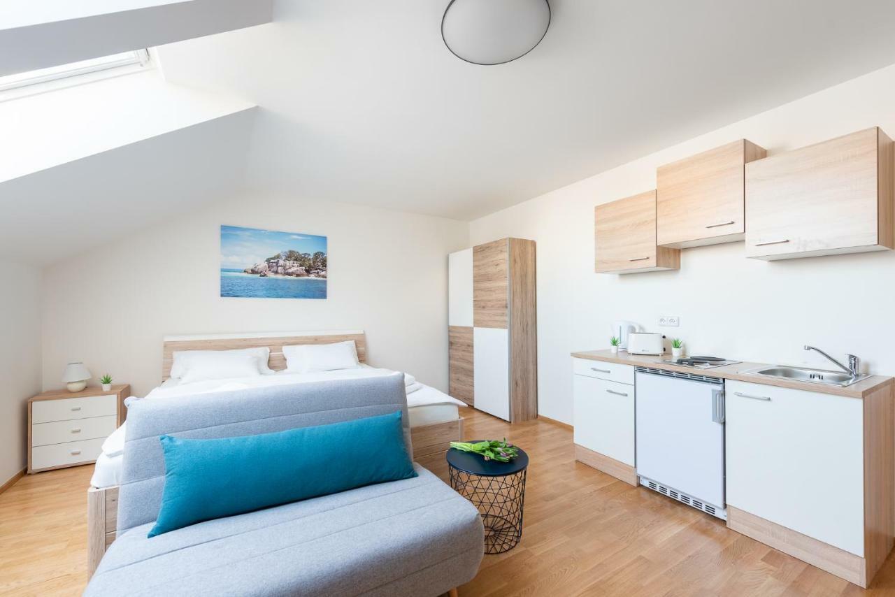 Ferdinand Apartment Prague Exterior photo