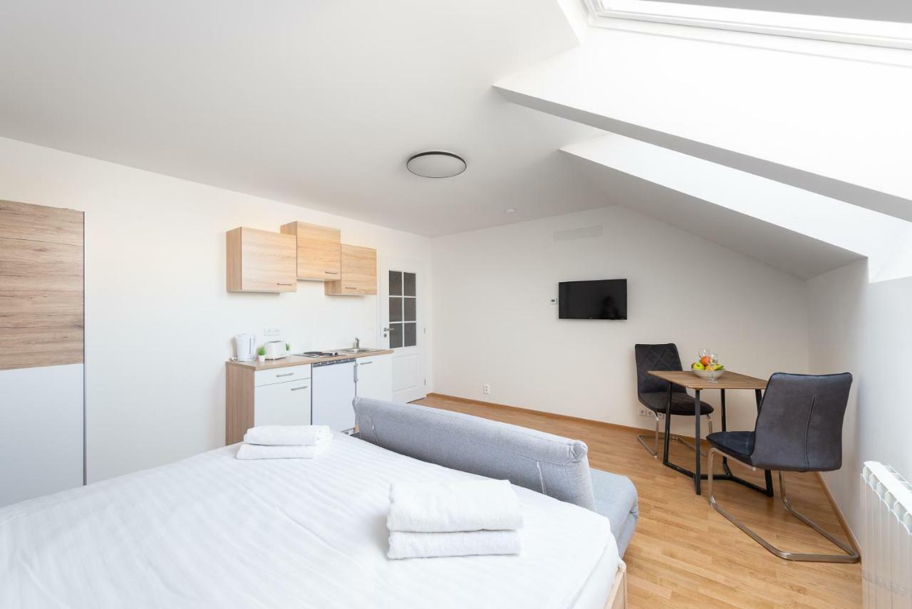Ferdinand Apartment Prague Exterior photo